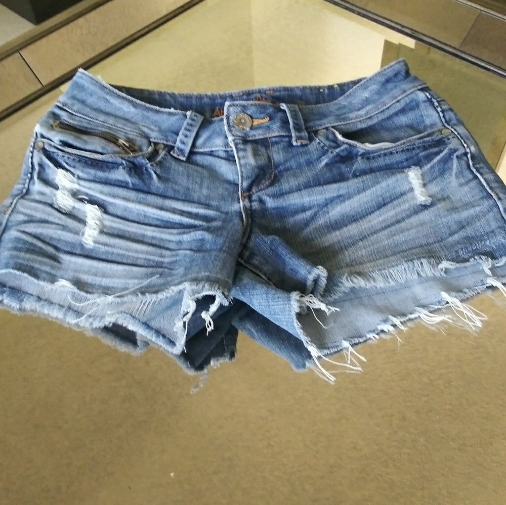 Almost Famous Short Denim Shorts